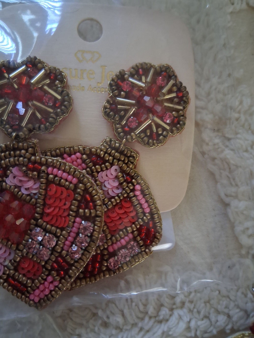 4 Pair 9f Holiday Earrings Pink & Red Grinch, Gobble Bead Floral Drop Earrings